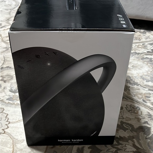 Onyx speaker brand new never used before and it has very good sound quality - Picture 2 of 3